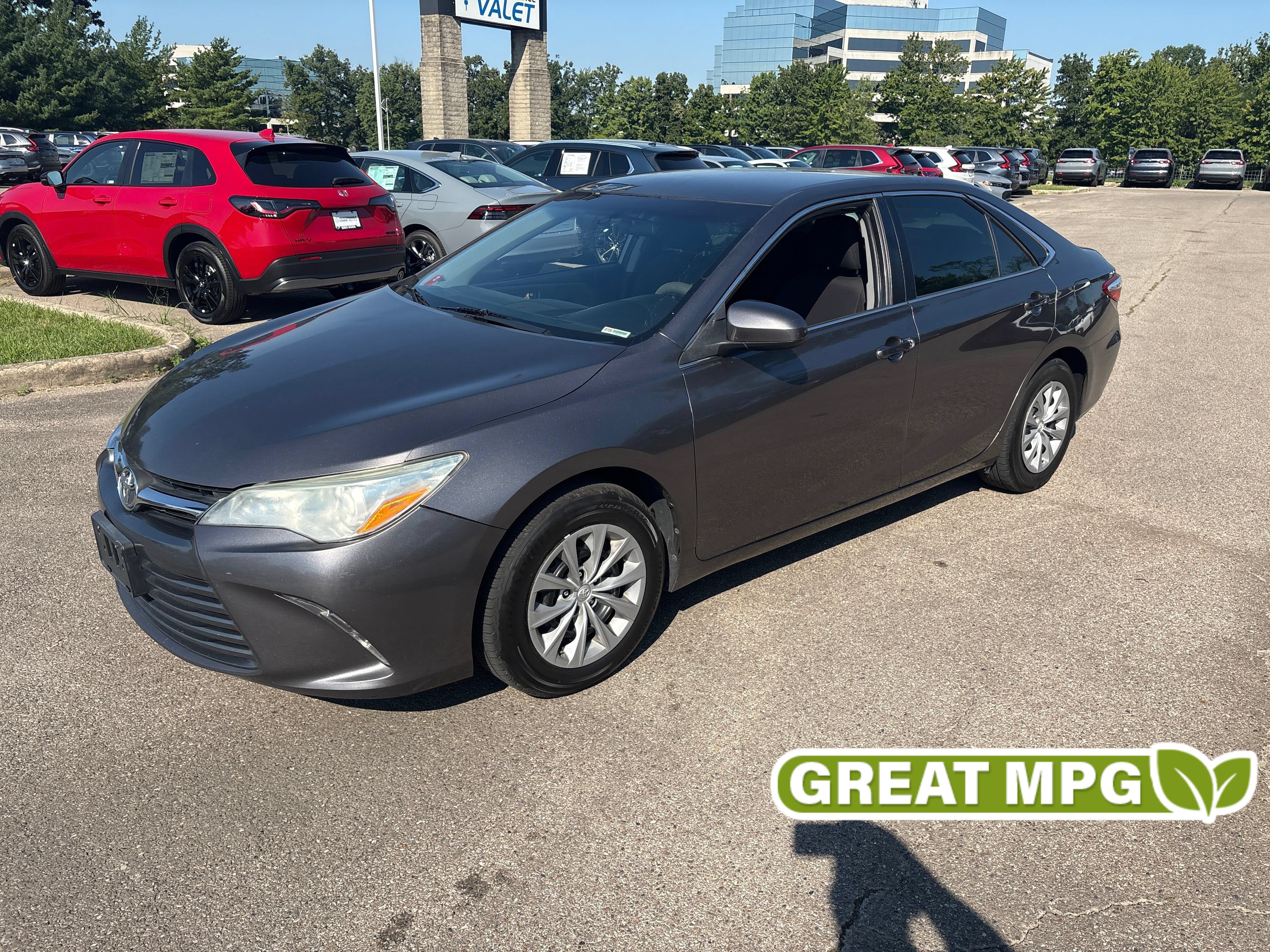 Used 2015 Toyota Camry LE FWD image 1