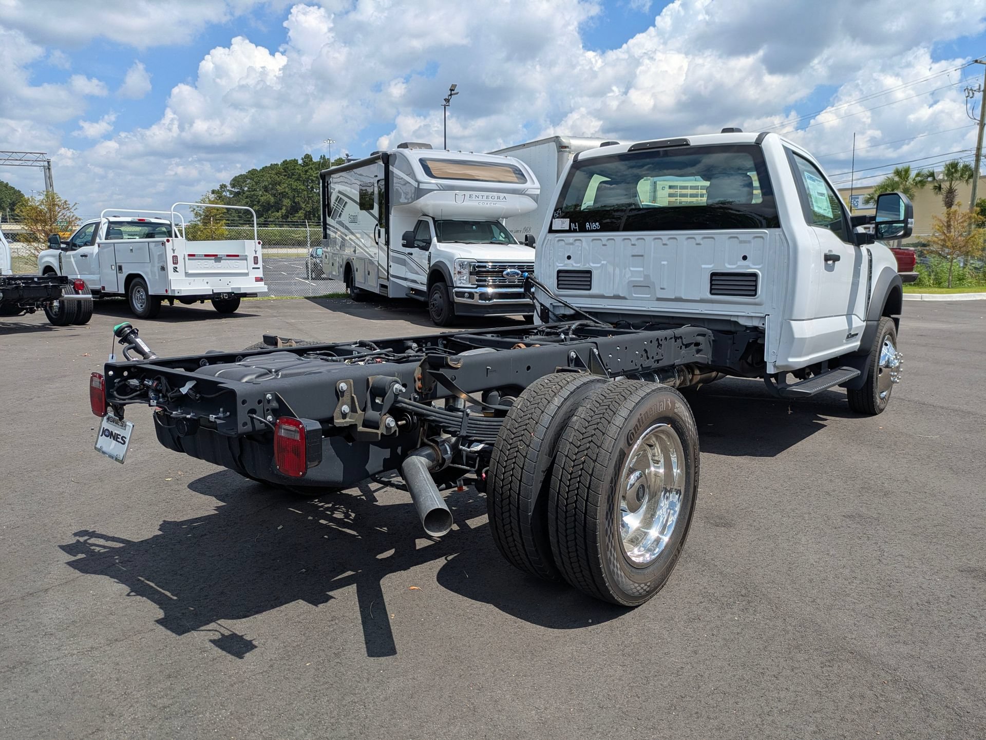 New 2025 Ford F550 4x4 Regular Cab Super Duty image 4