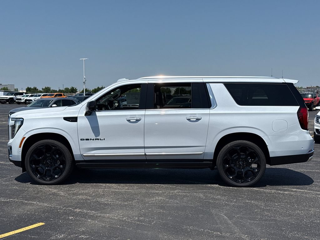 New 2026 GMC Yukon XL Denali w/ Denali Reserve Package AWD/4WD image 6