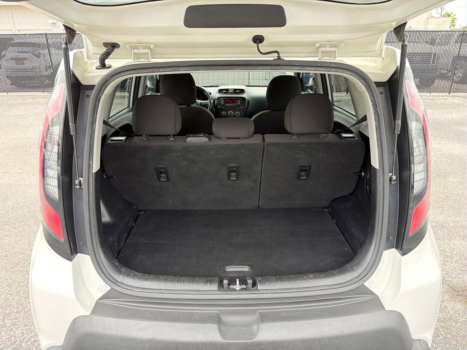 Used 2016 Kia Soul Base image 25