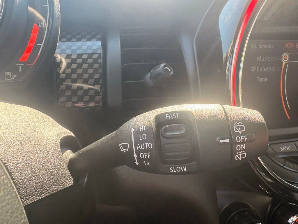 Used 2018 MINI Cooper S image 25