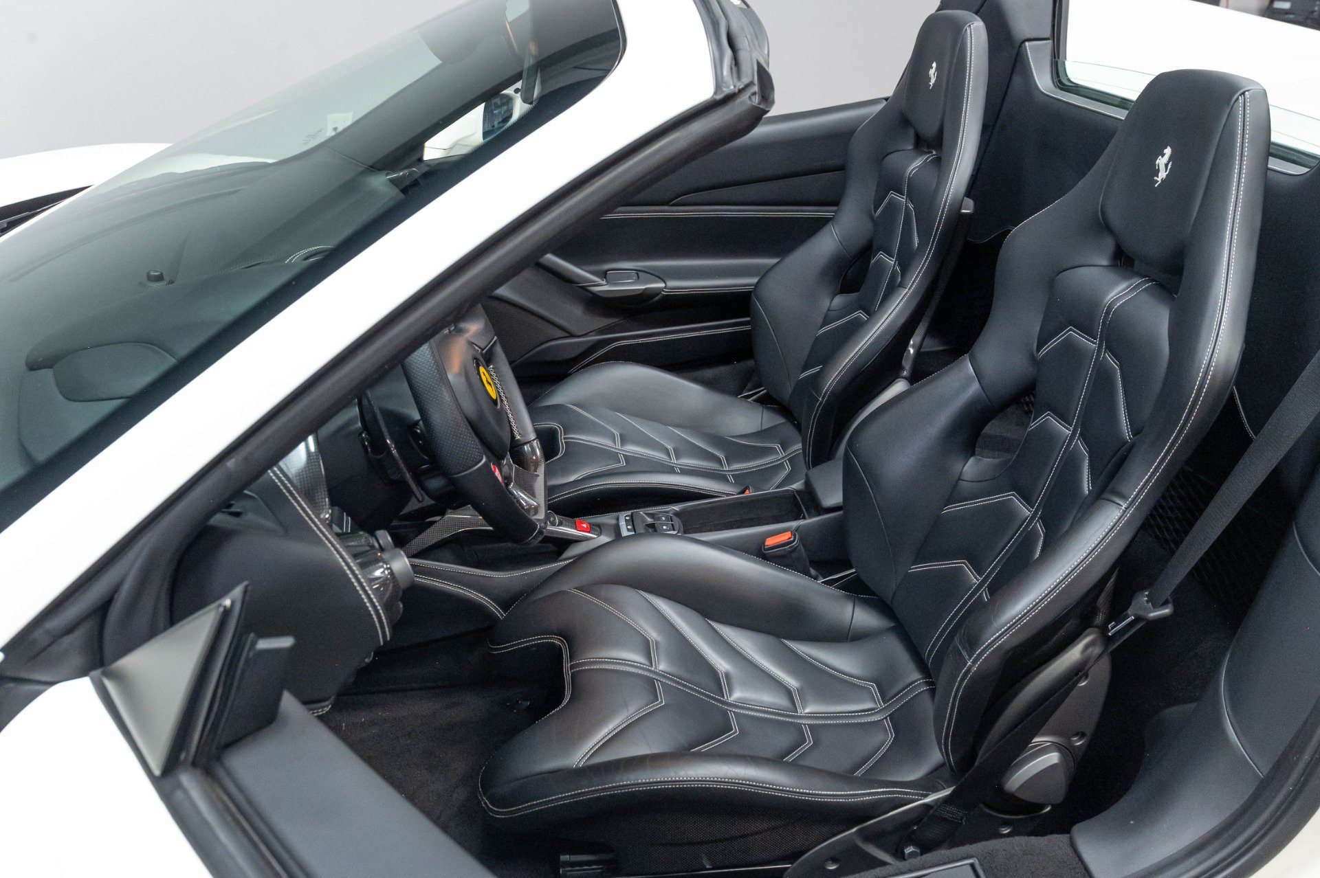 Used 2016 Ferrari 488 Spider RWD image 10