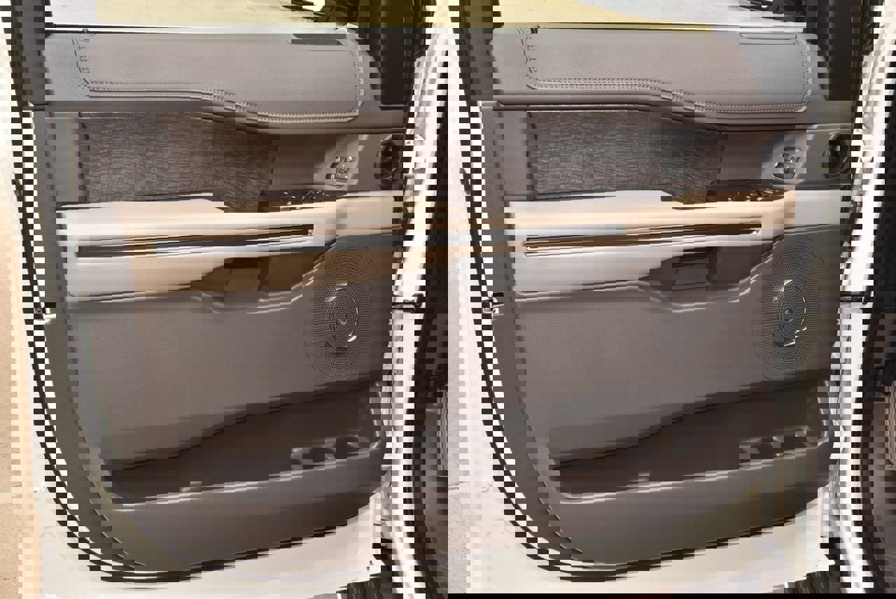 Used 2021 Ford Expedition Limited image 37