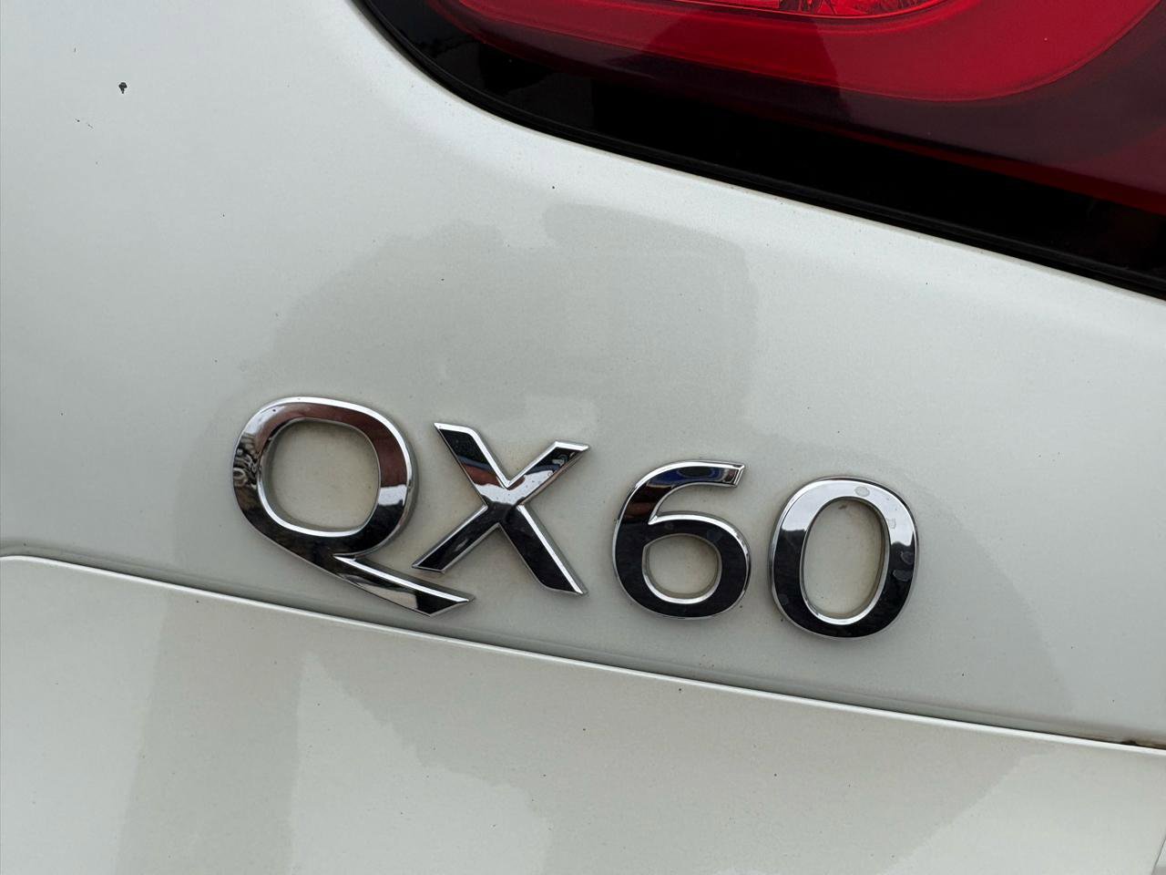 Used 2017 INFINITI QX60 FWD w/ Deluxe Technology Package image 30