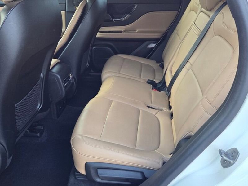 Used 2023 Lincoln Corsair Reserve image 8