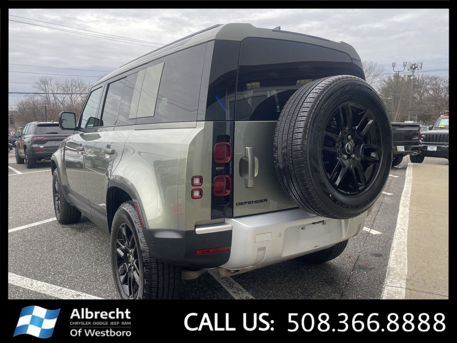 Used 2025 Land Rover Defender 110 S image 3