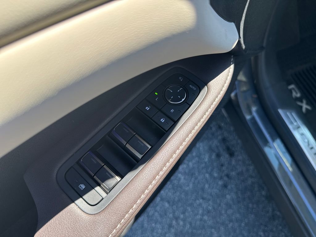 Used 2025 Lexus RX 350 w/ Convenience Package image 16