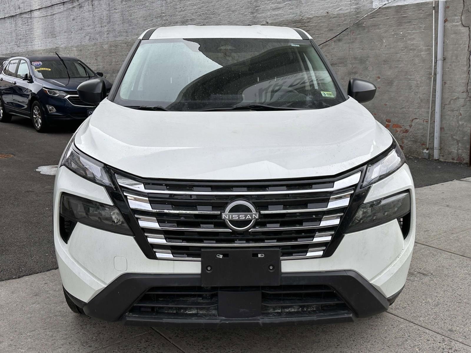 Used 2024 Nissan Rogue S image 8