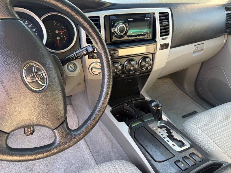 Used 2006 Toyota 4Runner SR5 AWD/4WD image 12