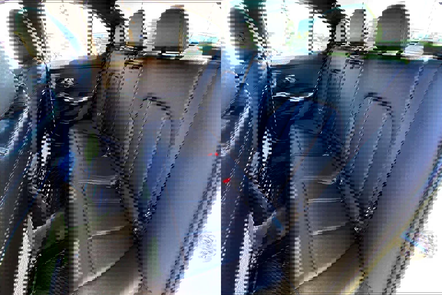 Used 2021 BMW 330i Sedan w/ Driving Assistance Package image 19