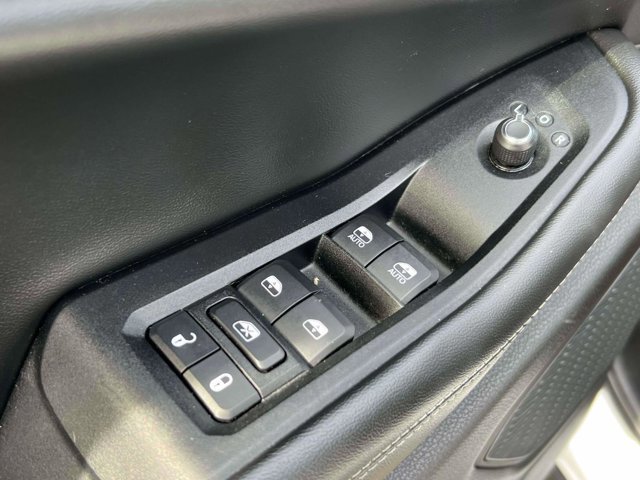 Used 2023 Jeep Grand Cherokee Laredo image 16