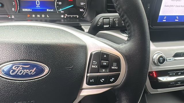 Used 2023 Ford Explorer XLT AWD/4WD image 15