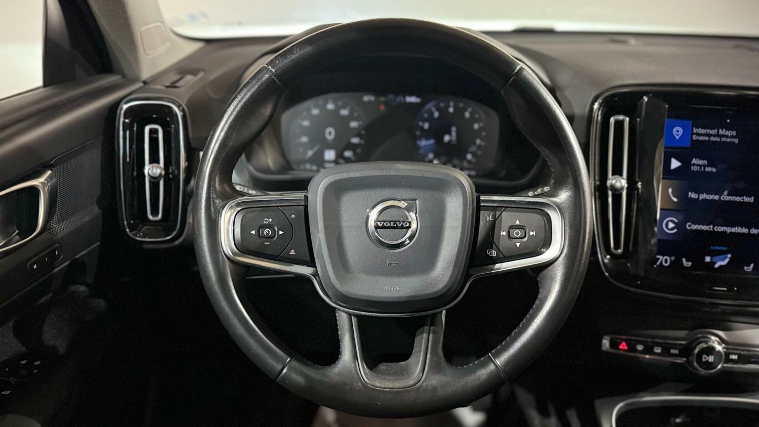 Used 2020 Volvo XC40 T5 Momentum image 53