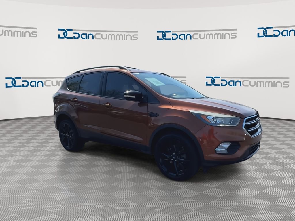 Used 2017 Ford Escape Titanium AWD/4WD image 2
