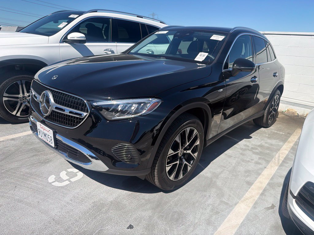 Used 2025 Mercedes-Benz GLC 350e 4MATIC w/ Driver Assistance Package