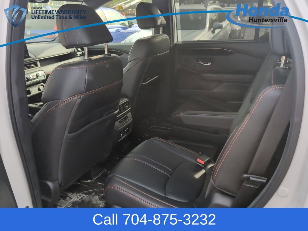 Used 2024 Honda Pilot TrailSport image 14