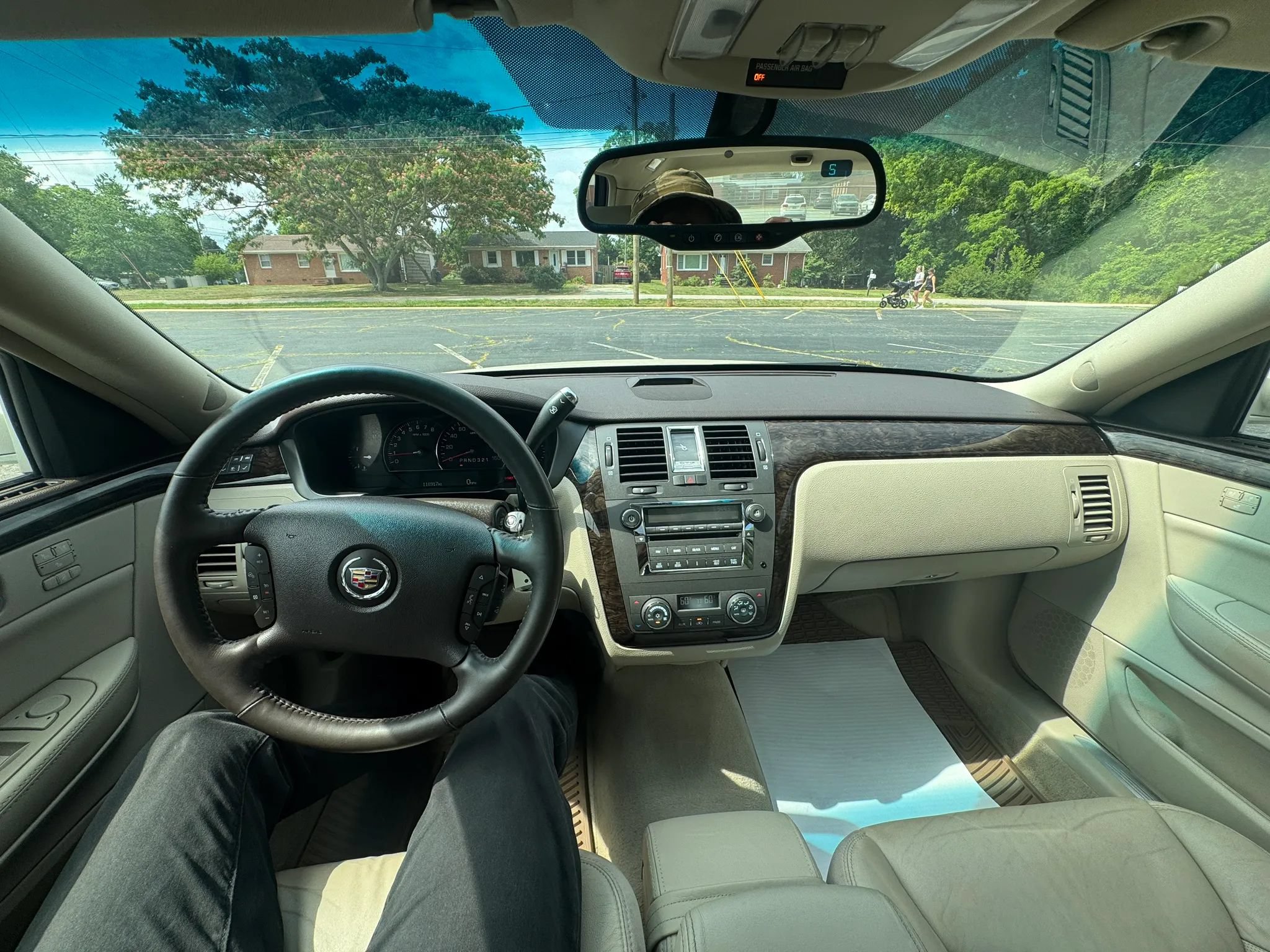Used 2011 Cadillac DTS Luxury FWD image 26