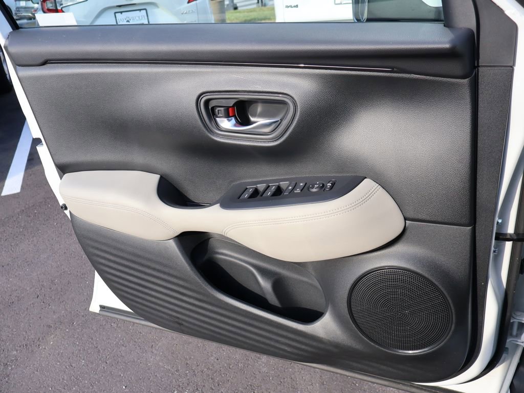 Certified 2024 Honda HR-V LX image 28