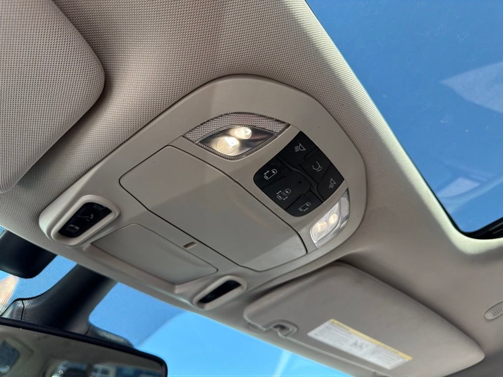 Used 2021 Chrysler Pacifica Touring-L w/ Uconnect Theater Family Group AWD/4WD image 32