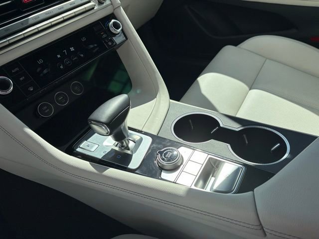 Used 2025 Genesis G70 2.5T image 24