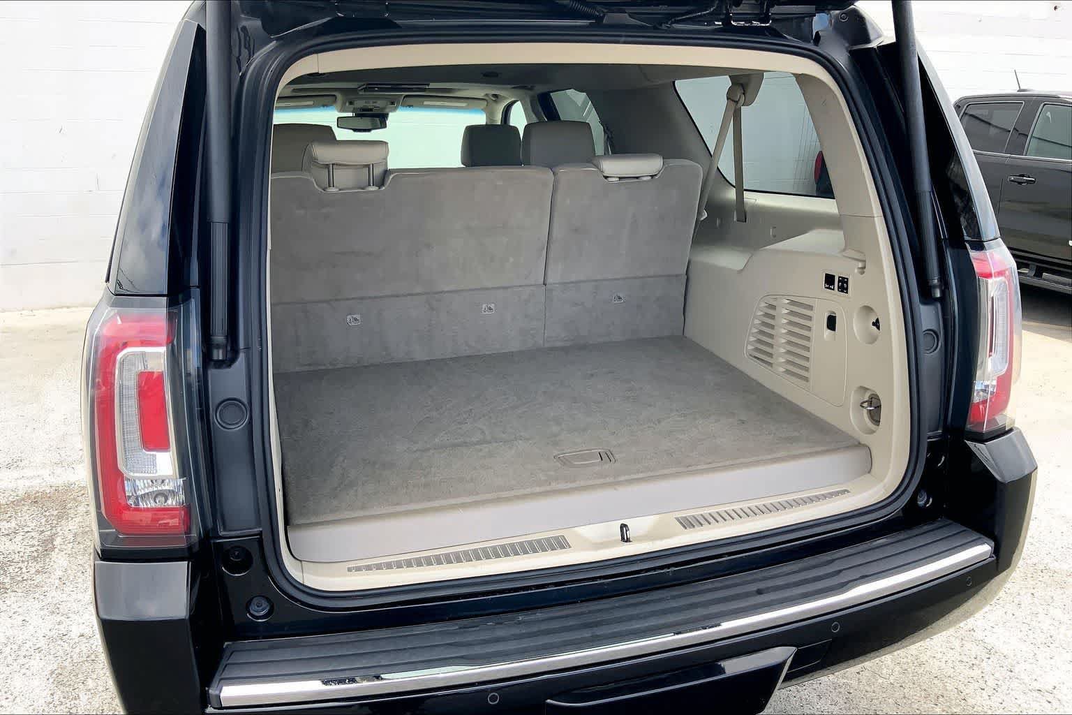 Used 2018 GMC Yukon XL Denali w/ Denali Ultimate Package AWD/4WD image 18