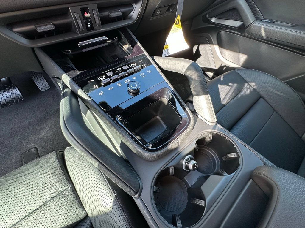 Certified 2026 Porsche Cayenne AWD/4WD image 28
