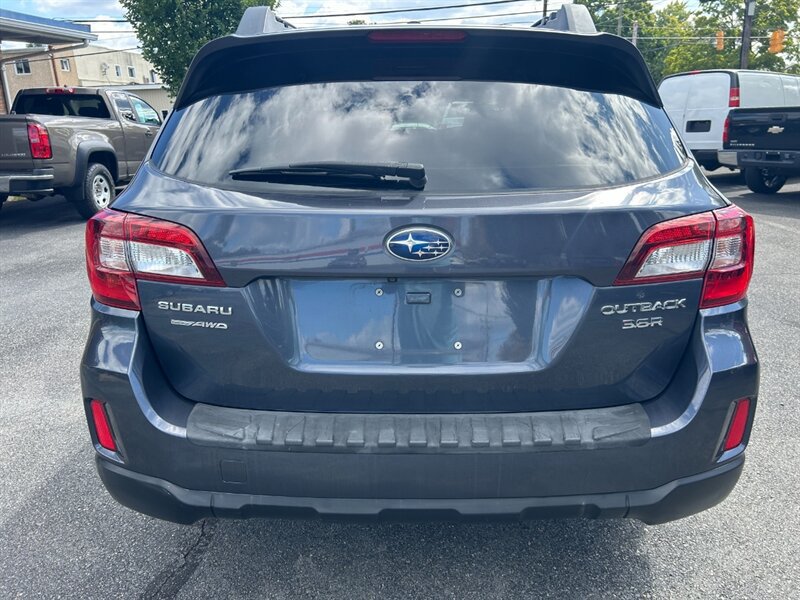 Used 2015 Subaru Outback 3.6R Limited AWD/4WD image 4