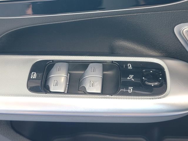 Used 2023 Mercedes-Benz EQE 500 4MATIC Sedan image 27