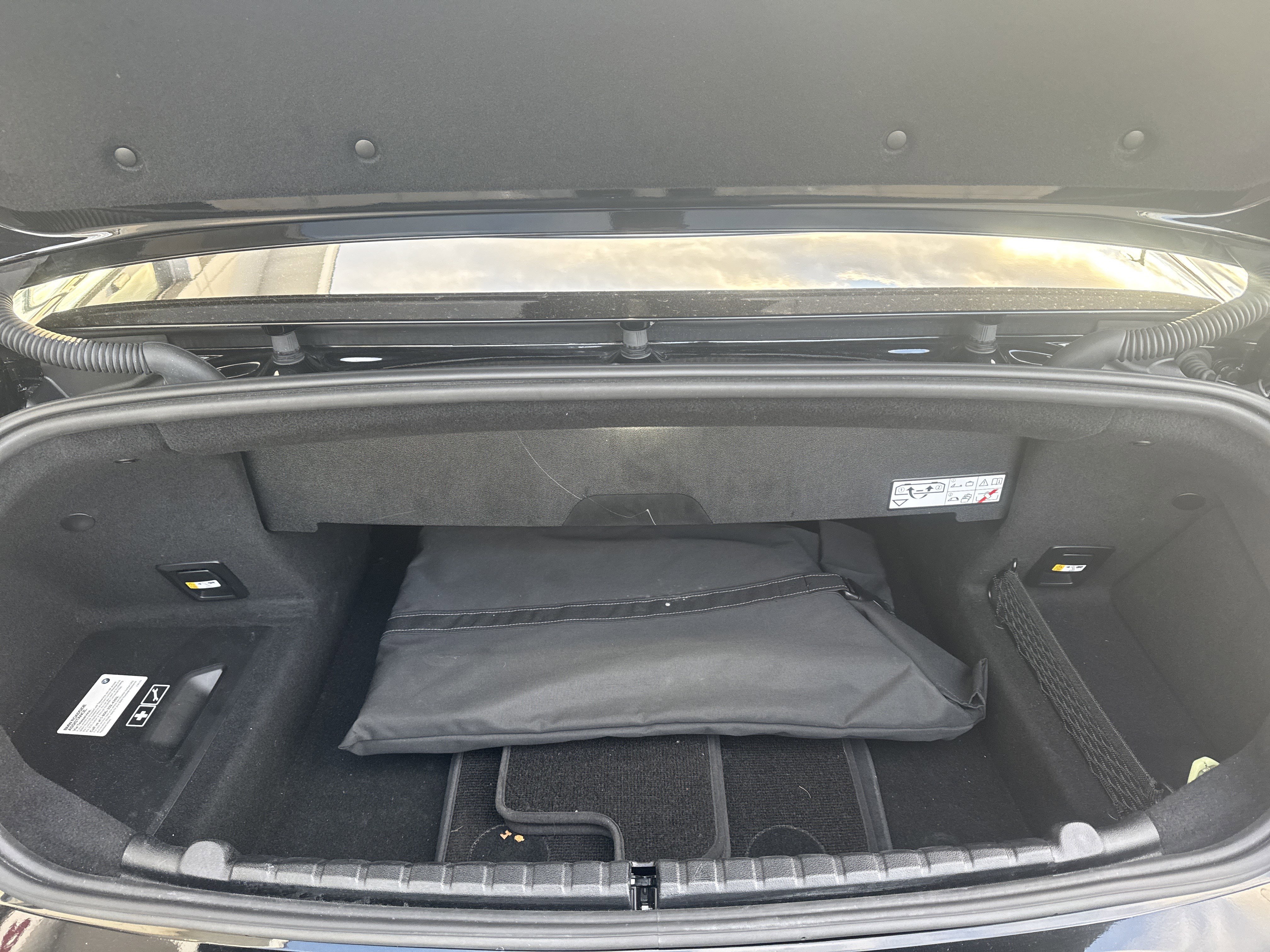 Used 2023 BMW M850i xDrive Convertible image 27