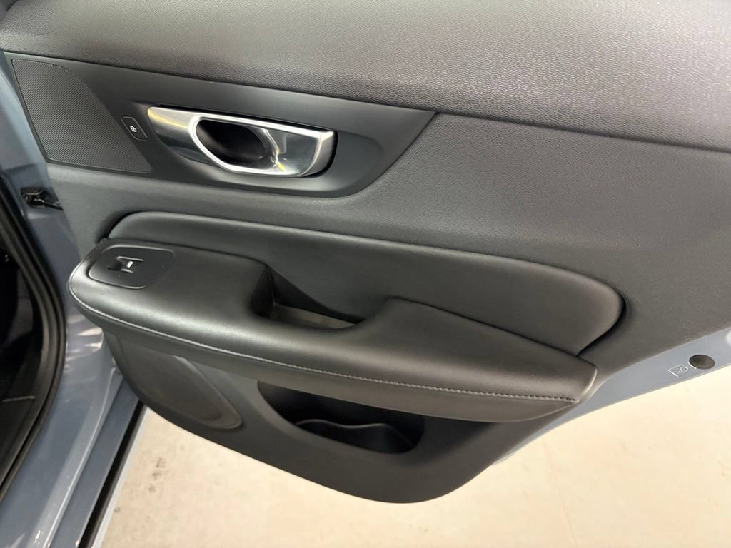 Used 2024 Volvo S60 B5 Plus AWD/4WD image 37