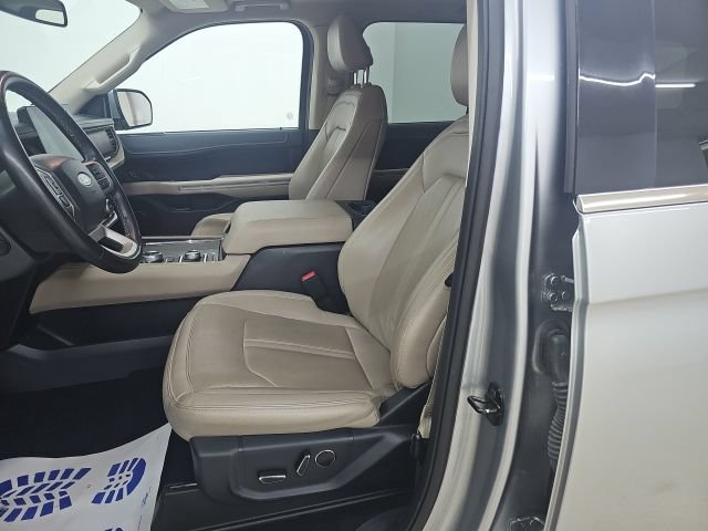 Used 2024 Ford Expedition Limited AWD/4WD image 3