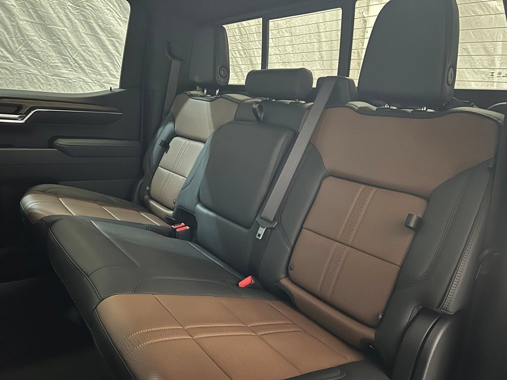 New 2026 Chevrolet Silverado 1500 High Country w/ High Country Premium Package AWD/4WD image 36