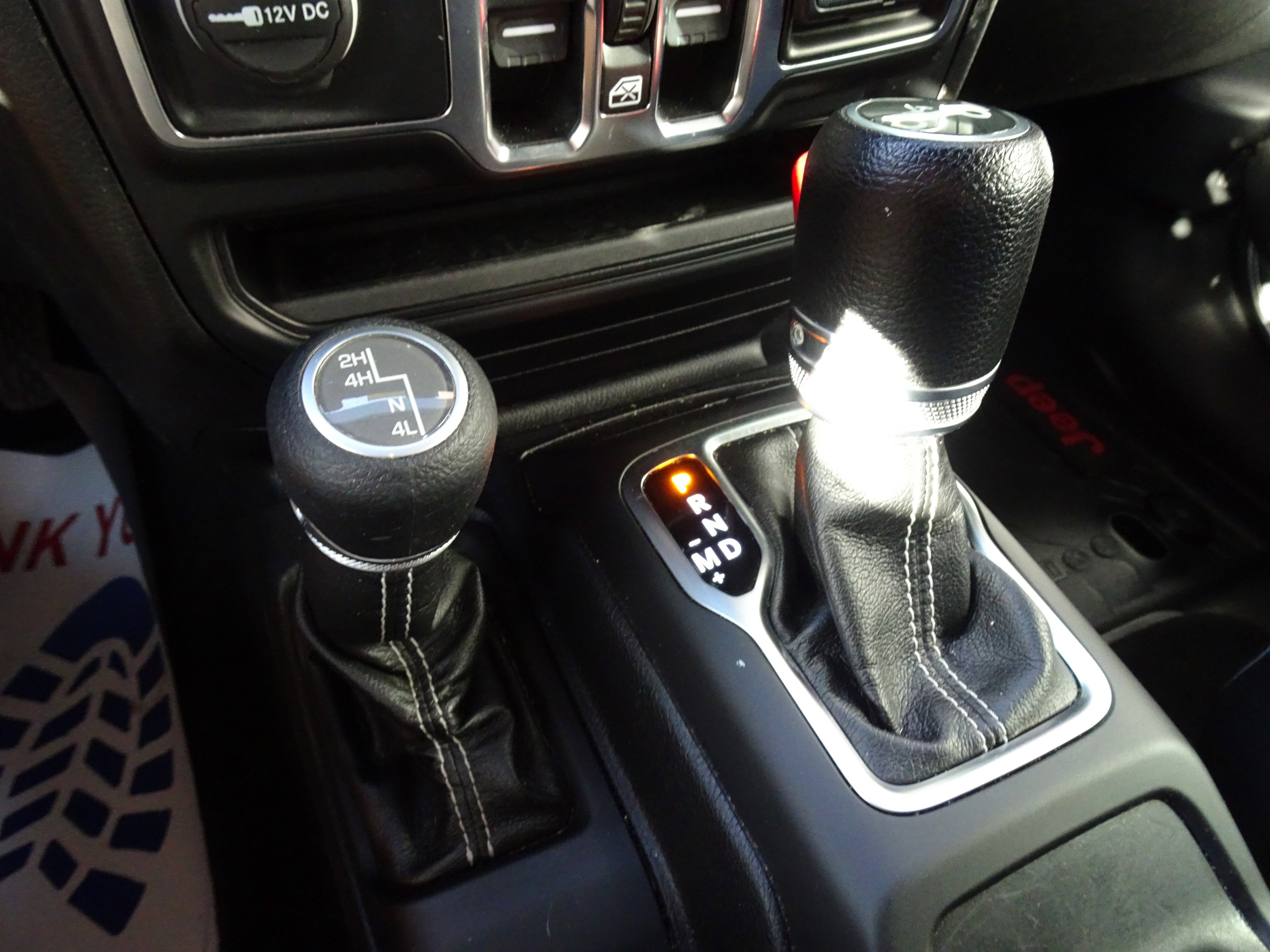 Used 2018 Jeep Wrangler Unlimited Sahara image 17