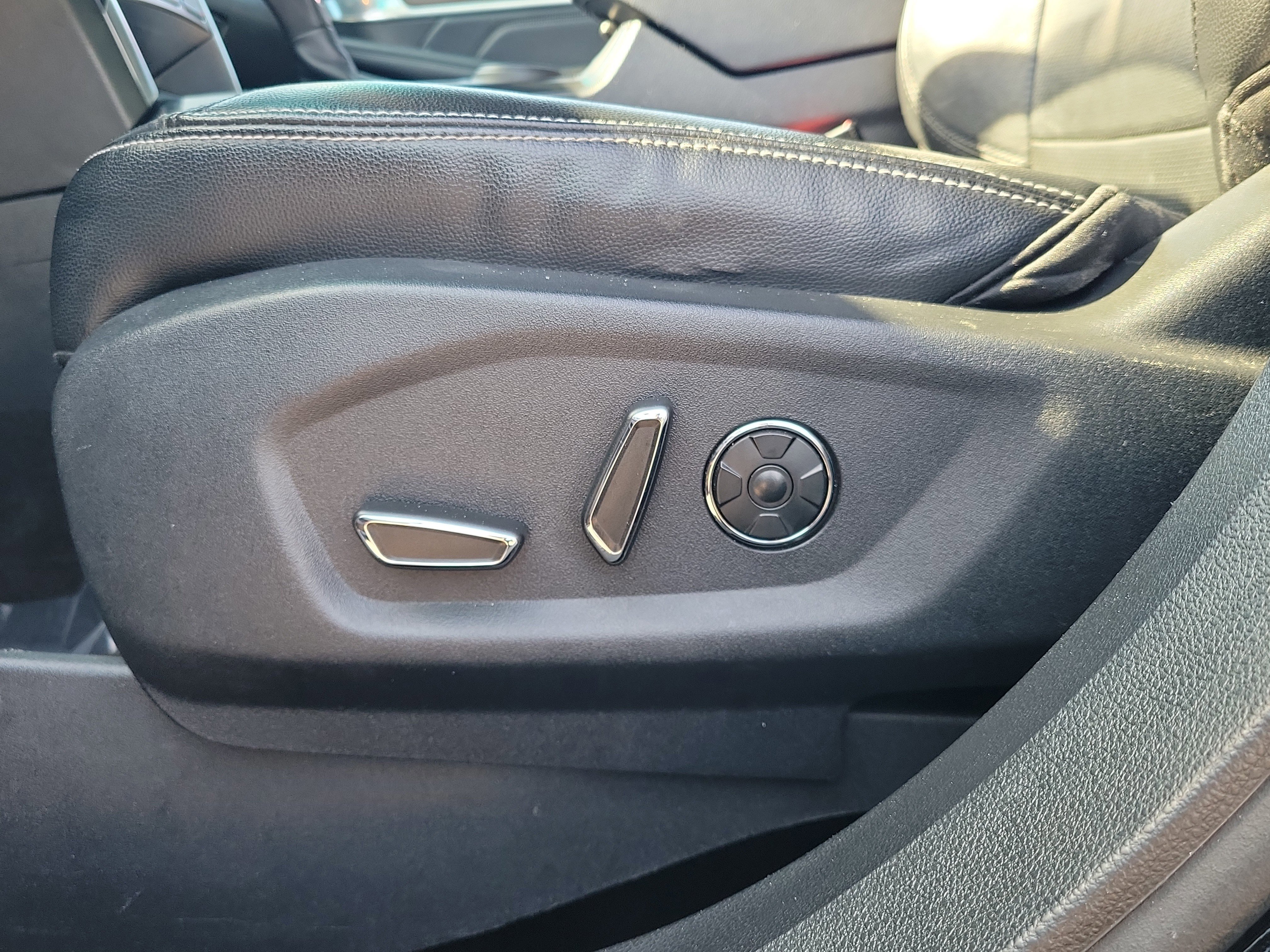 Used 2016 Ford Explorer Limited w/ Equipment Group 301A image 19