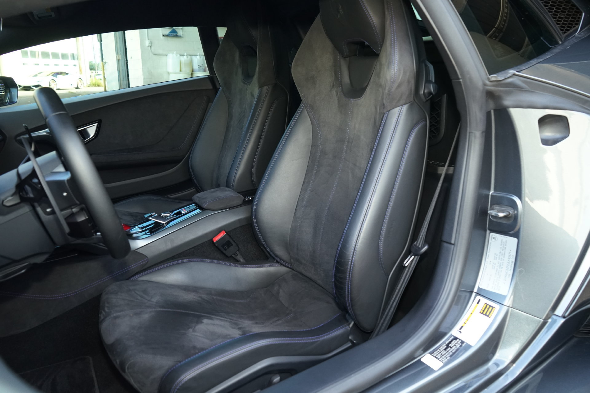 Used 2018 Lamborghini Huracan LP 580-2 RWD image 3