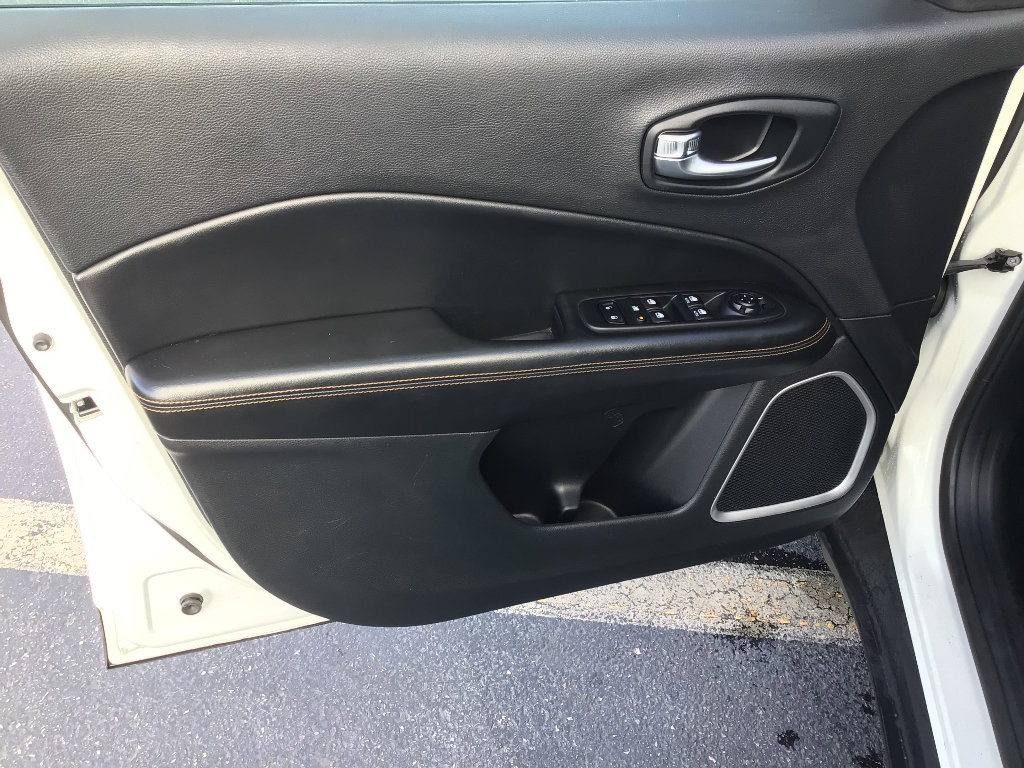 Used 2021 Jeep Compass Limited image 9