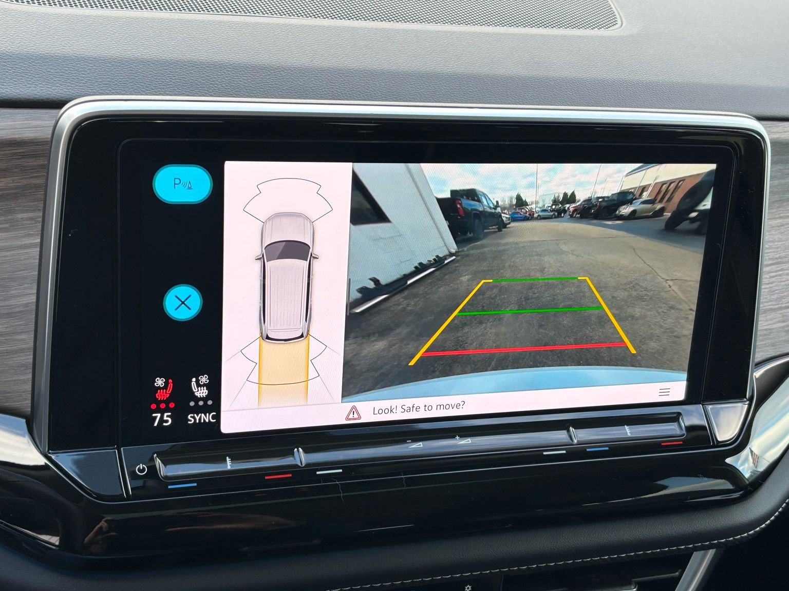 Used 2024 Volkswagen Atlas SEL image 5