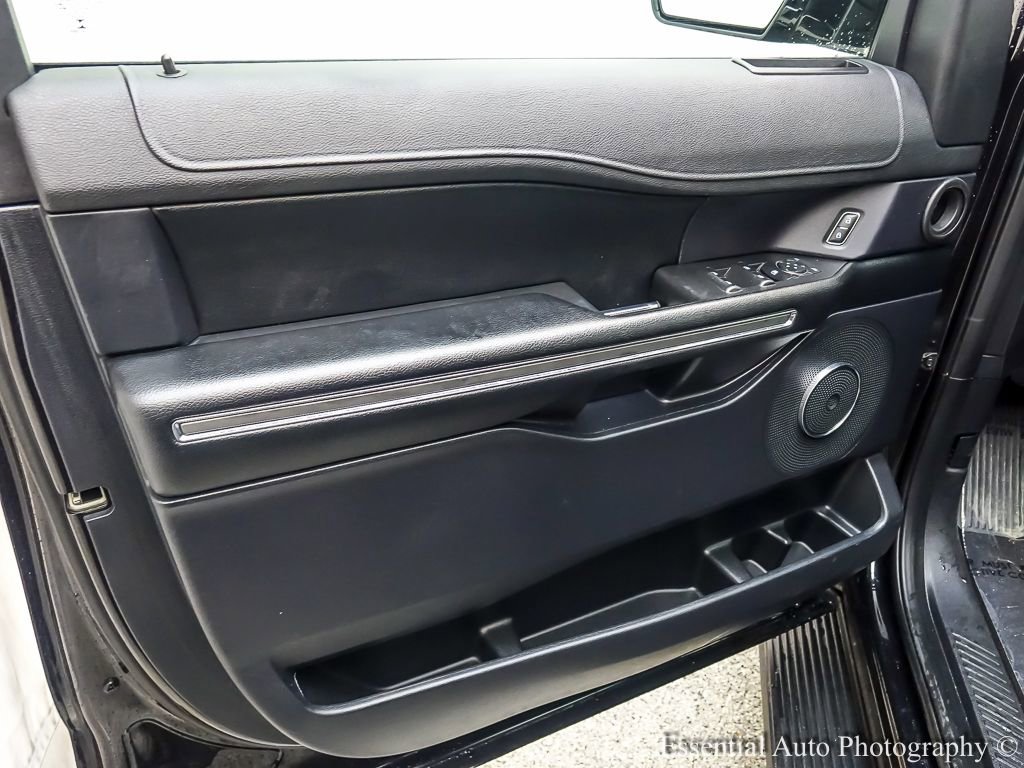 Used 2021 Ford Expedition XLT image 23