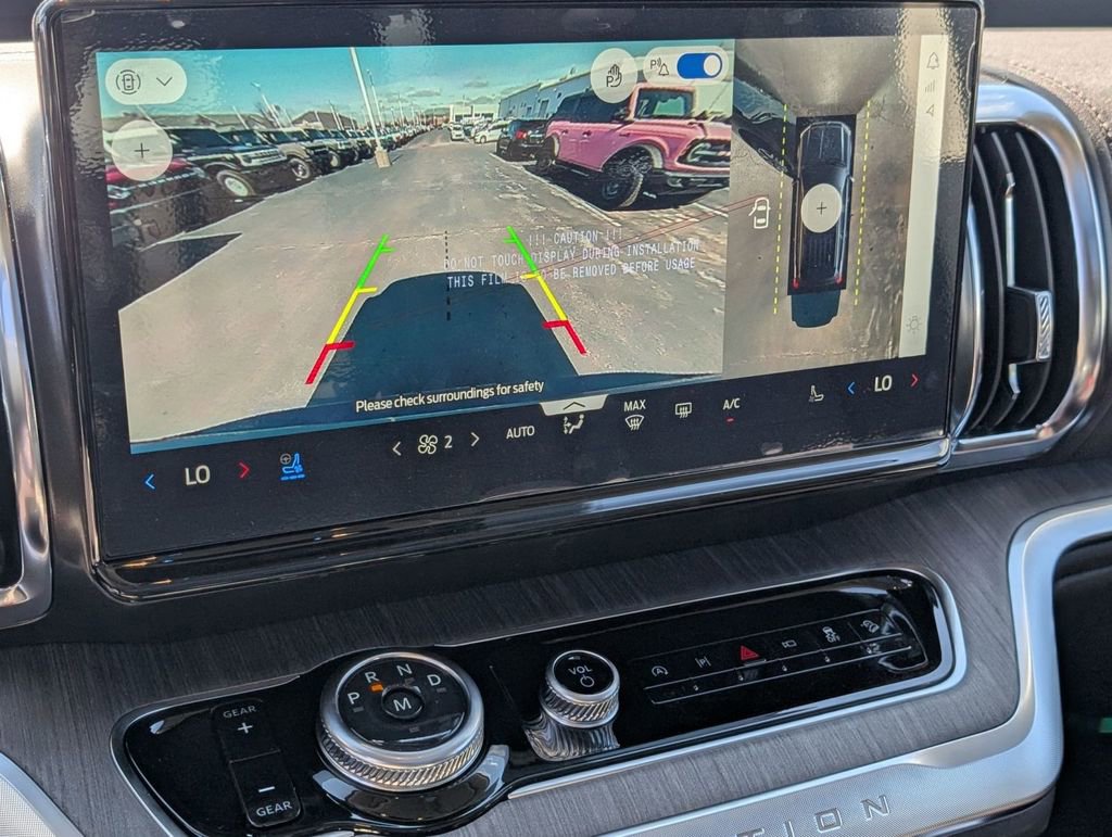 New 2026 Ford Expedition Platinum image 3