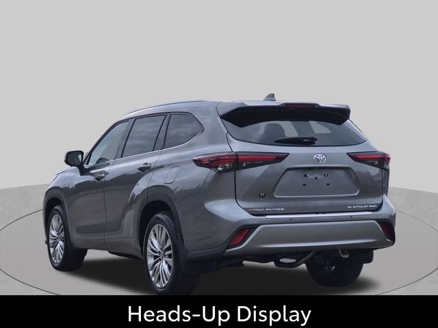 Certified 2026 Toyota Highlander Platinum AWD/4WD image 9