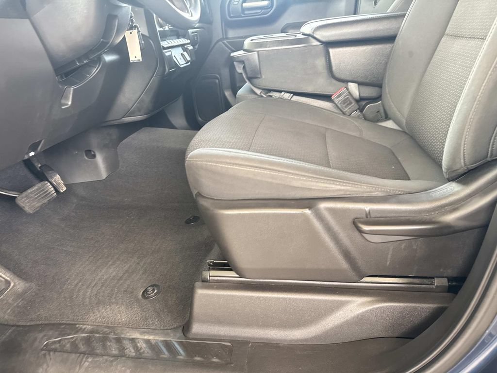 Used 2020 GMC Sierra 1500 2WD Crew Cab w/ Sierra Value Package image 18