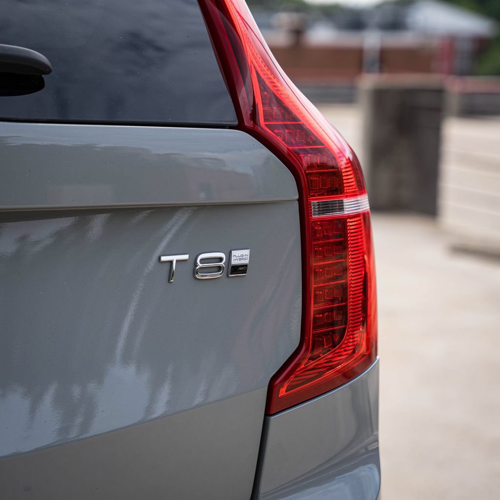 Certified 2025 Volvo XC90 T8 Plus w/ Protection Package Premier AWD/4WD image 5