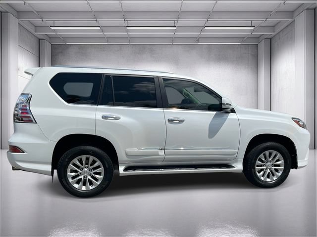 Used 2017 Lexus GX 460 AWD/4WD image 2