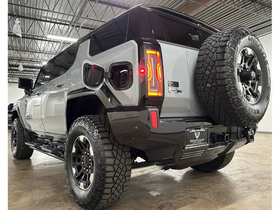 Used 2024 GMC Hummer EV 2X w/ Extreme Off-Road Package AWD/4WD image 17
