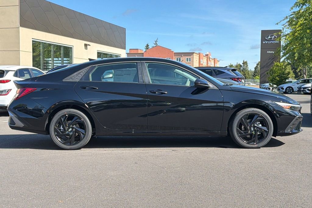 New 2026 Hyundai Elantra Sport FWD image 4