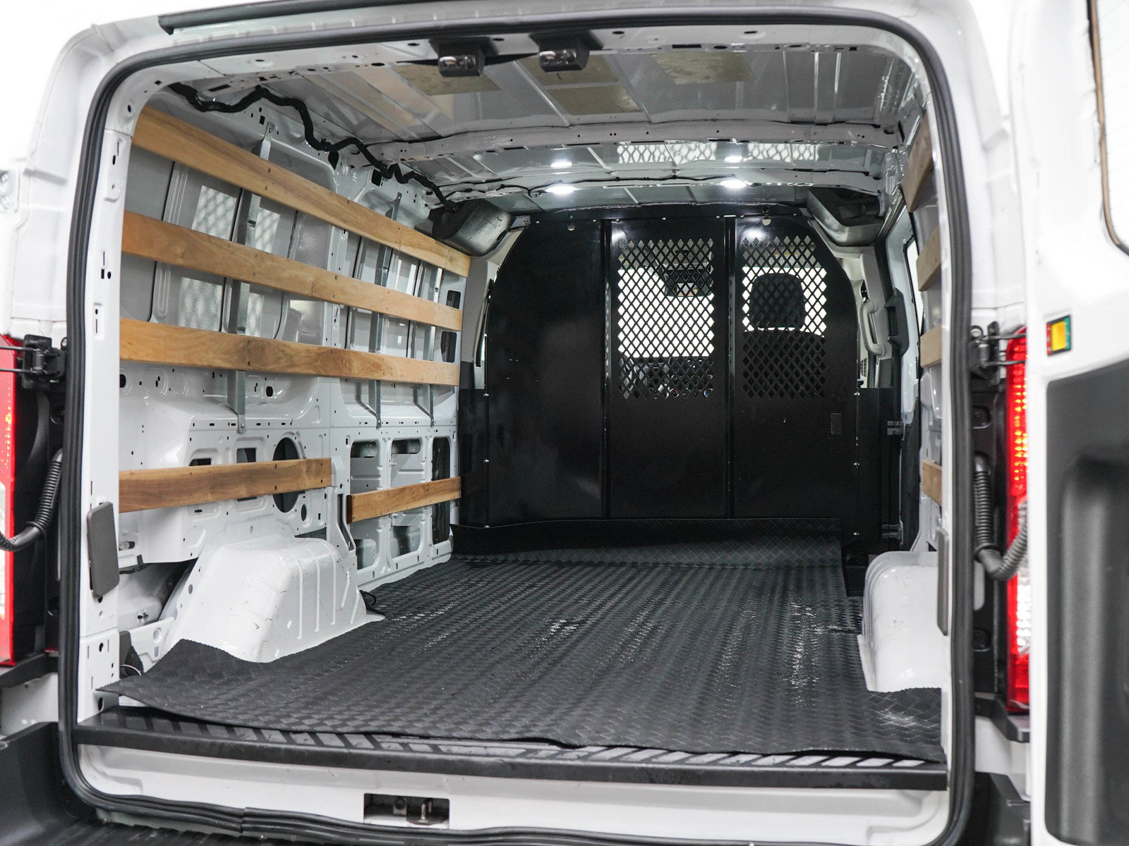 Used 2023 Ford Transit 250 Low Roof AWD w/ Exterior Upgrade Package image 14