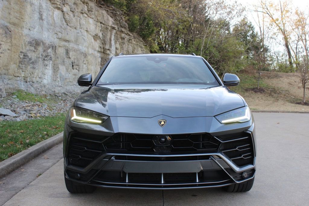 Used 2019 Lamborghini Urus image 2