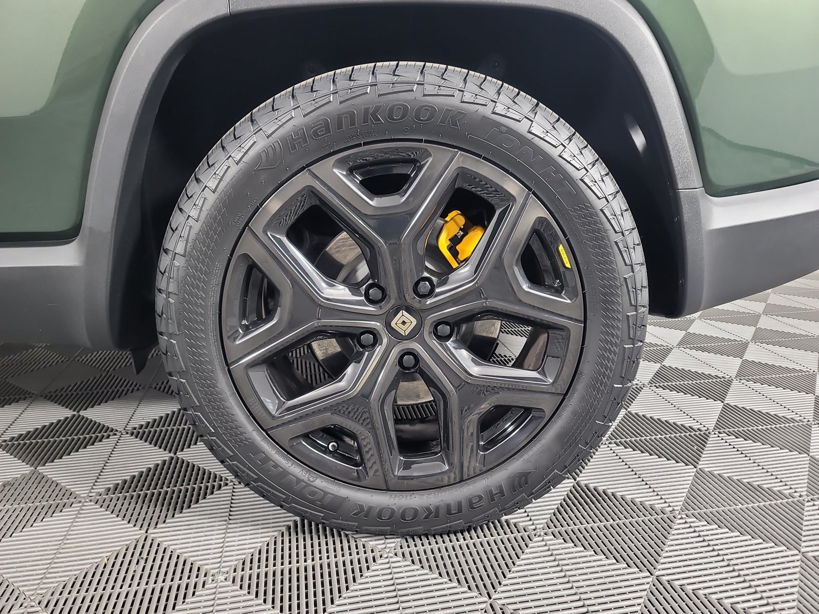 Used 2022 Rivian R1S Launch Edition Quad AWD/4WD image 10