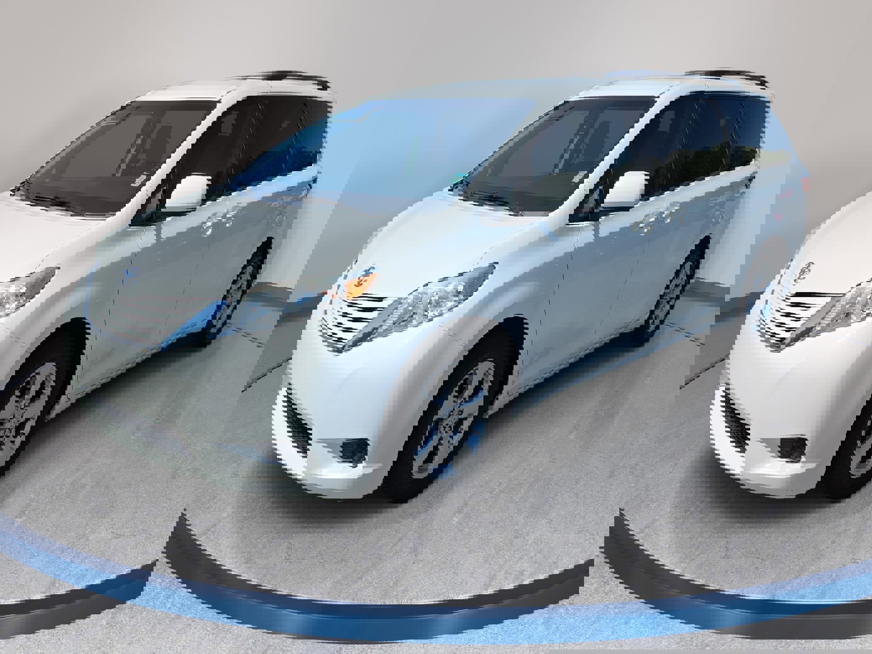 Used 2015 Toyota Sienna LE