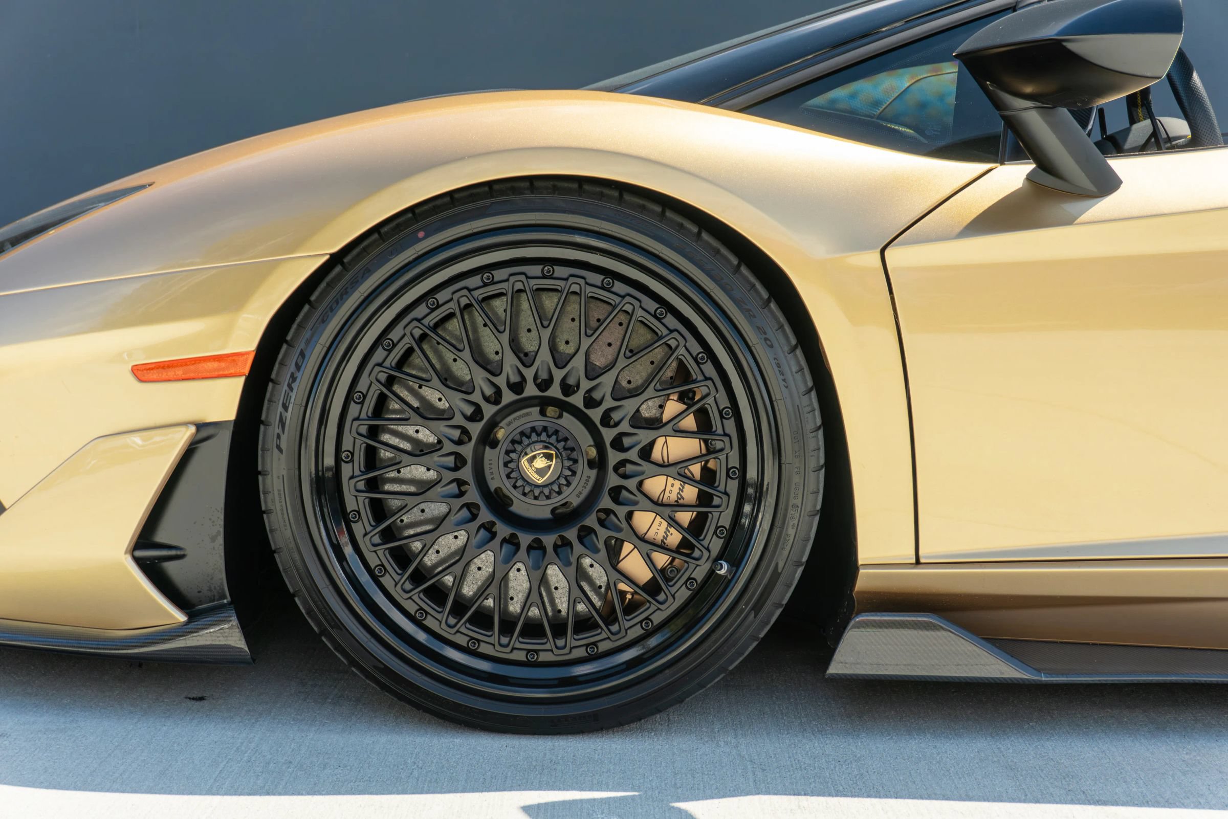 Used 2020 Lamborghini Aventador SVJ AWD/4WD image 20